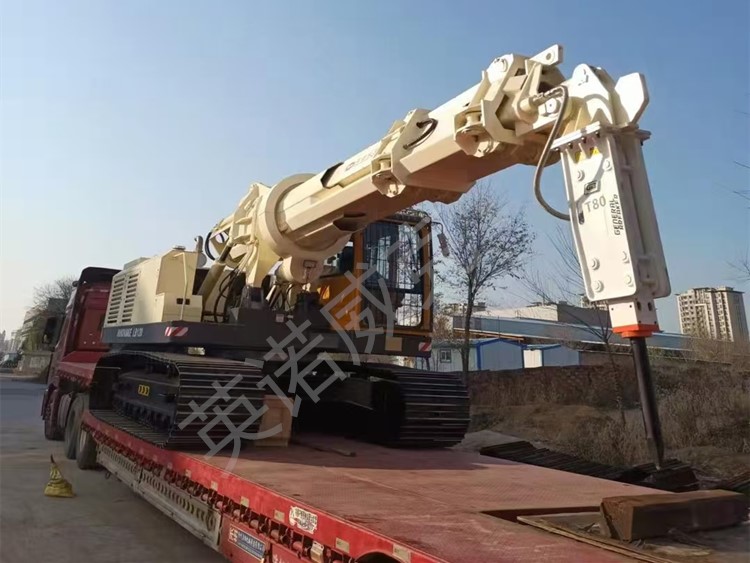 LB120型履帶式全液壓拆爐機(jī)